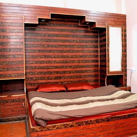 Kasauli Hotel Puri Екстер'єр фото